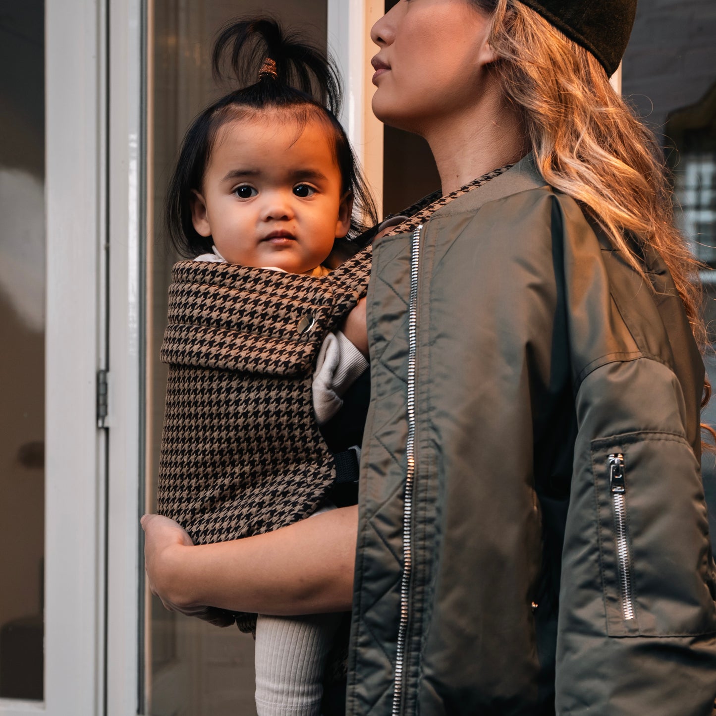 Babytrage - Houndstooth Brown